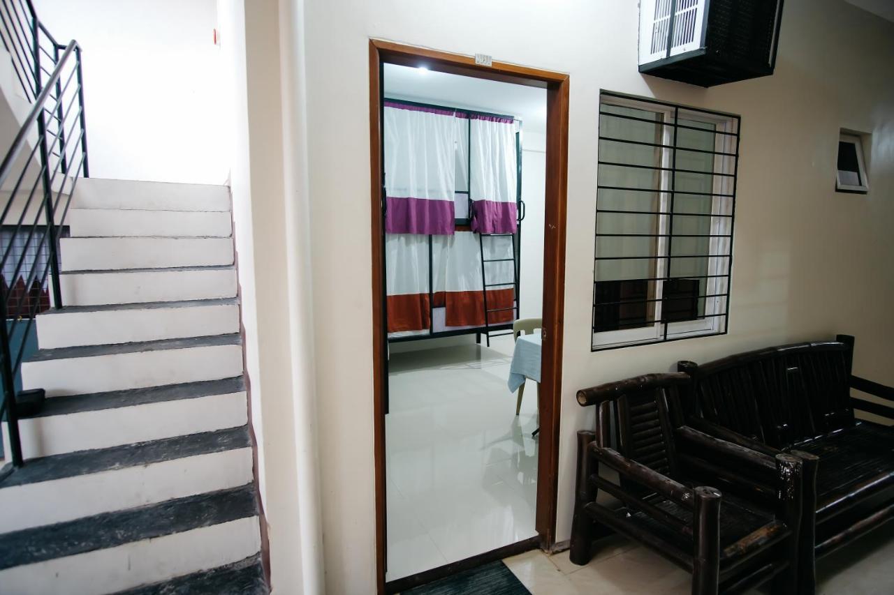 Hotel Sleepadz - Capsule Beds Dormitel In Magsaysay Ave Naga Exterior foto